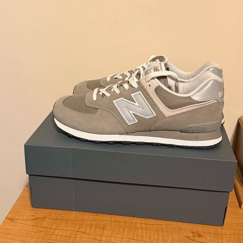 New Balance 574 Classic Sneakers – Men’s Size 11 – Gray/White – Brand New - Picture 3 of 4
